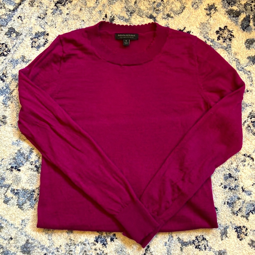 Banana Republic Sweater - Size S (100% Merino Wool)